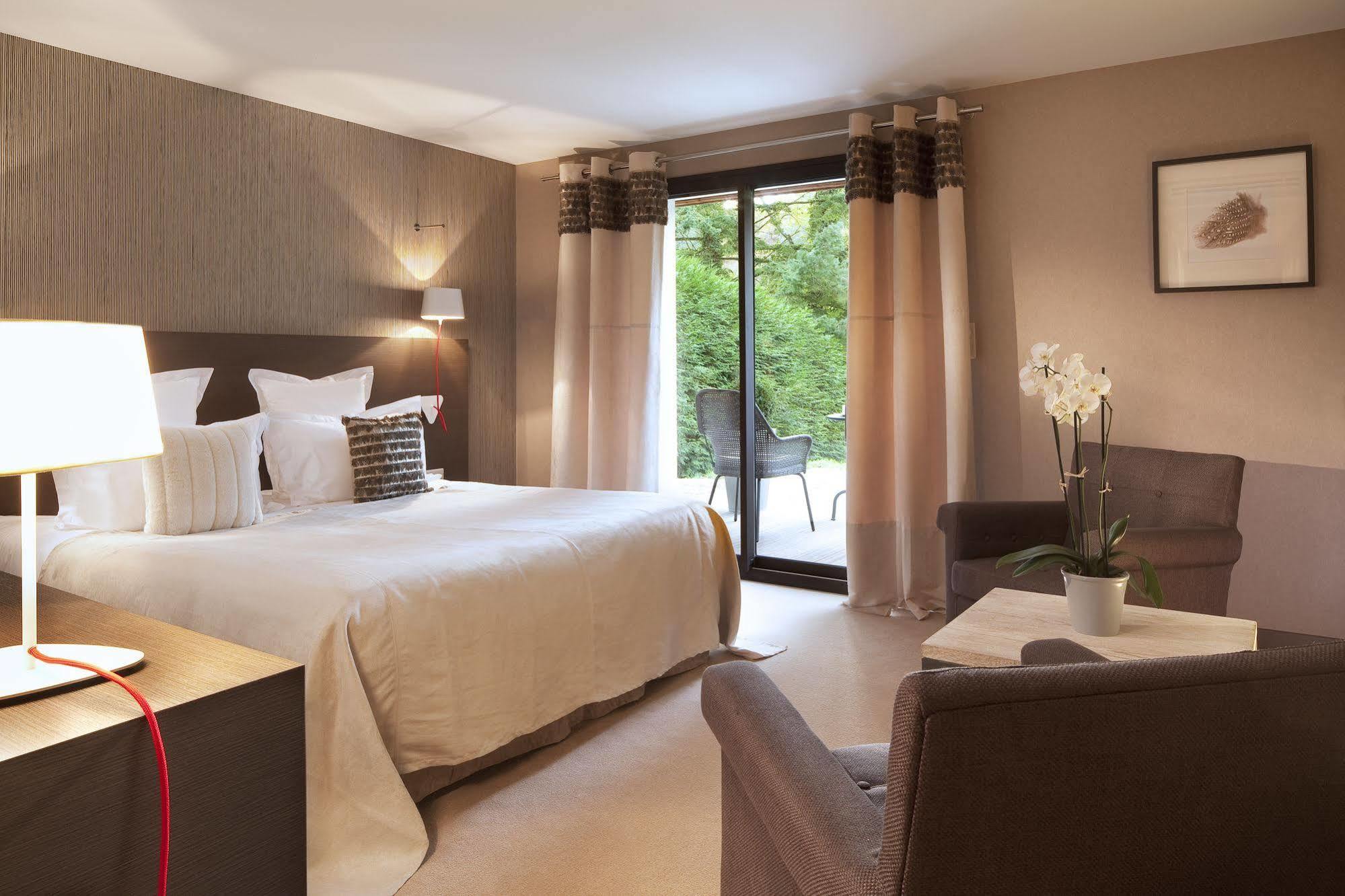 L'Aubiniere Hotel Restaurant & Spa Saint-Ouen-les-Vignes Dış mekan fotoğraf